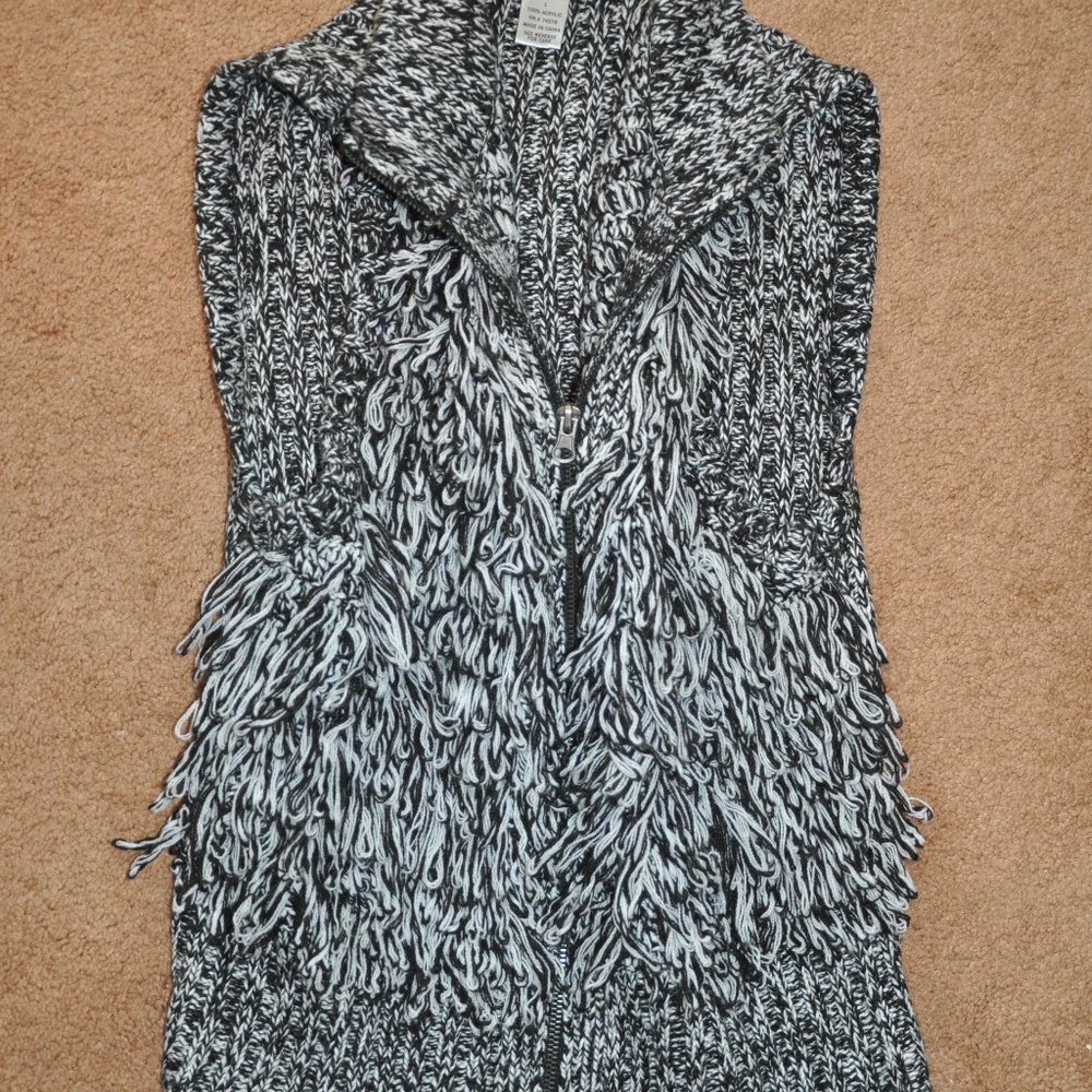 Cache Black and White Vest Size L🧳🧳🧳🧳